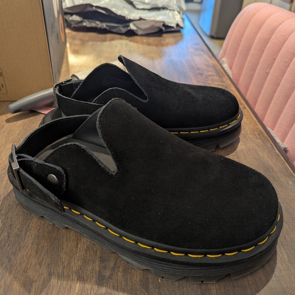 Dr. Martens Zebzag mule black size 7us